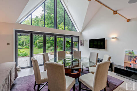 8598871-interiorW...