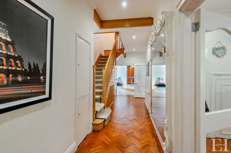 8598871-interiorW...