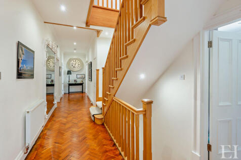 8598871-interiorW...