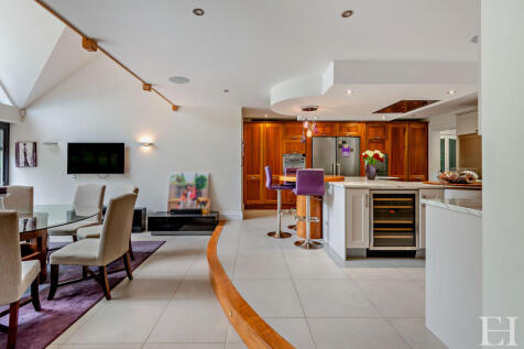 8598871-interiorW...