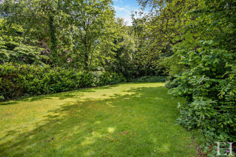 8598871-exteriorW...