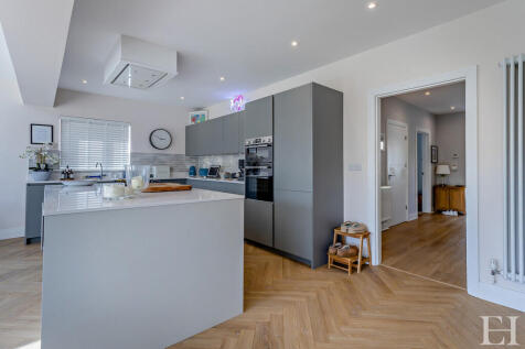 8645027-interiorW...