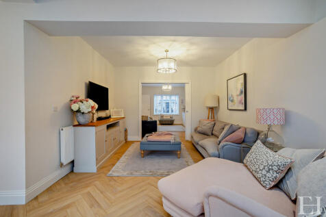 8635075-interior1...