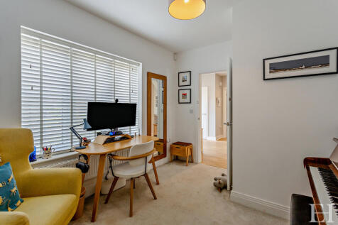 8645027-interiorW...