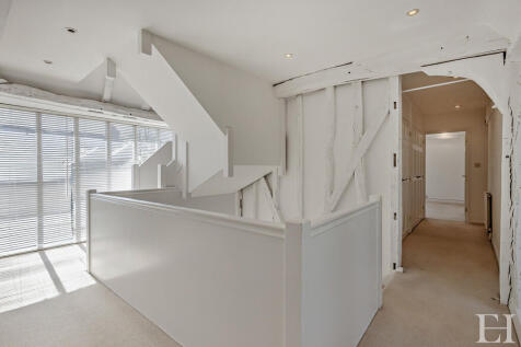 8642711-interiorW...