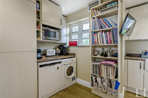 8645615-interiorW...