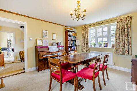 8645615-interiorW...