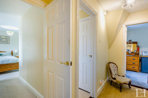 8645615-interiorW...