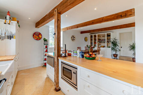 8637096-interiorW...
