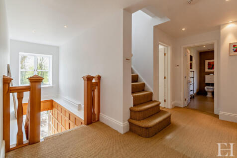 8637096-interiorW...