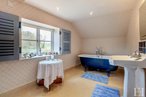 8637096-interiorW...