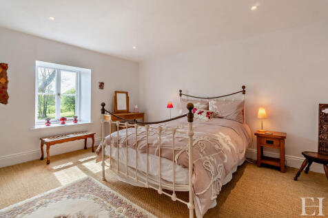 8637096-interiorW...