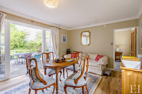 8646670-interiorW...