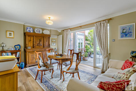8646670-interiorW...
