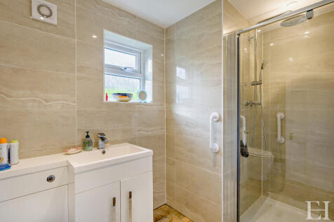8646670-interiorW...