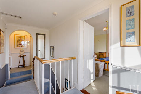 8646670-interiorW...
