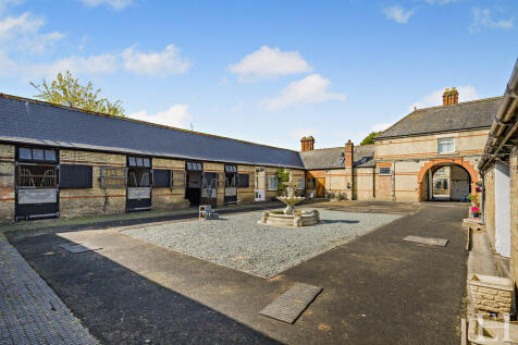 8646487-exteriorW...