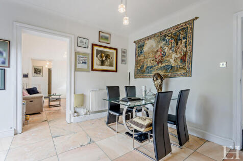 8646487-interiorW...