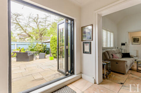8646487-interiorW...