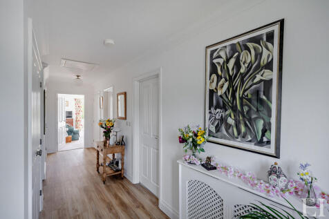 8648366-interiorW...