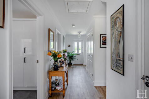 8648366-interiorW...