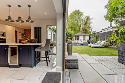 8648598-interiorW...
