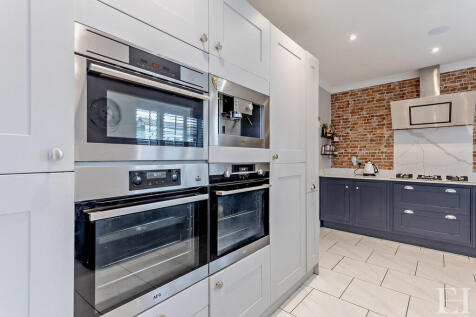 8648598-interiorW...
