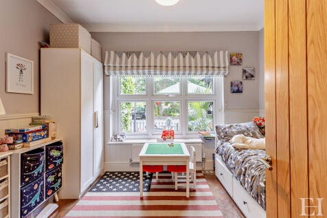 8648598-interiorW...