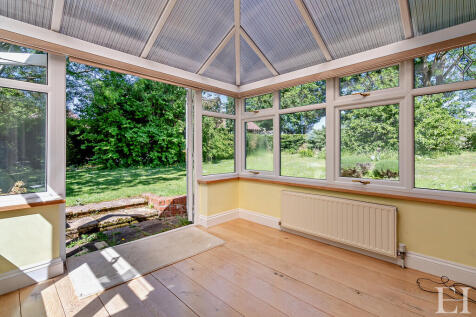 8646081-interiorW...