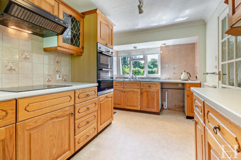 8646081-interiorW...