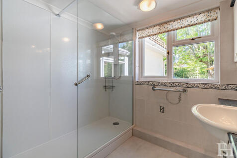 8646081-interiorW...