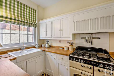 8647635-interiorW...