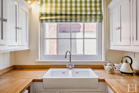 8647635-interiorW...