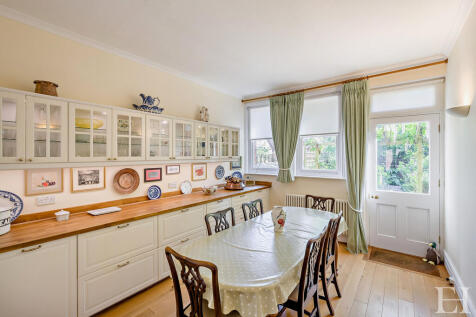 8647635-interiorW...