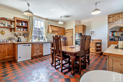 8635654-interiorW...