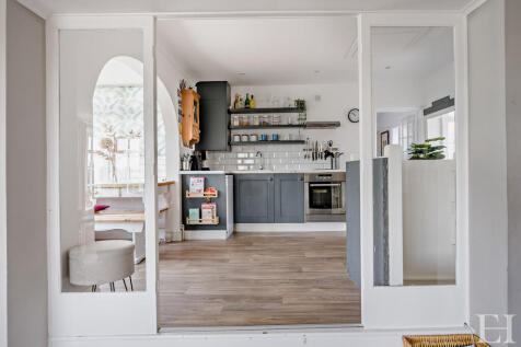 8652203-interiorW...