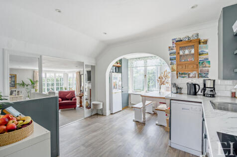 8652203-interiorW...