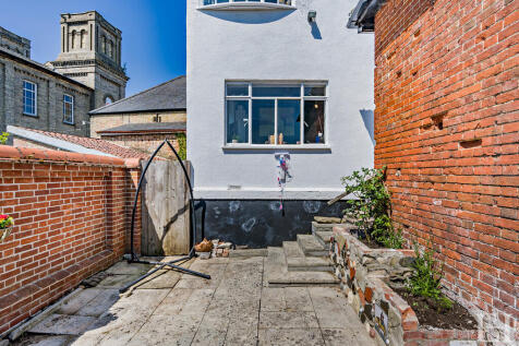 8652203-exteriorW...