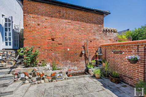 8652203-exteriorW...