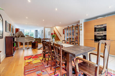 8646083-interiorW...