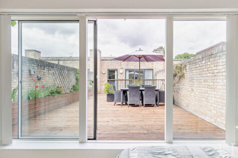 8646083-interiorW...