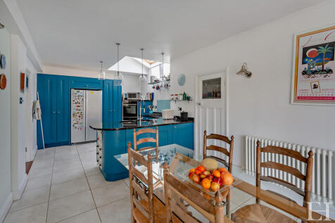 8656671-interiorW...