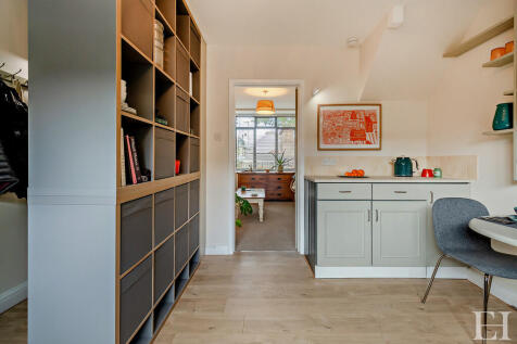 8656342-interiorW...