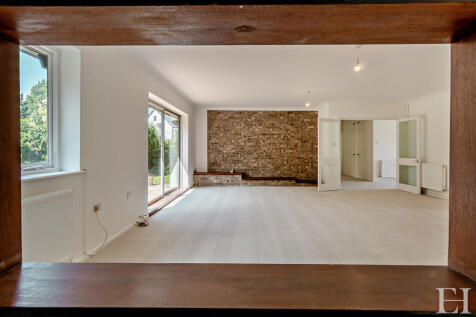 8658771-interiorW...