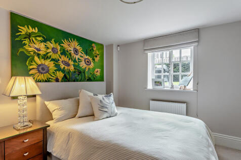 8657811-interior1...