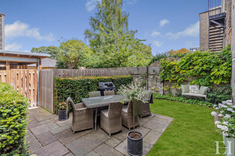 8657095-exteriorW...