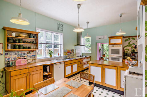 8658770-interiorW...