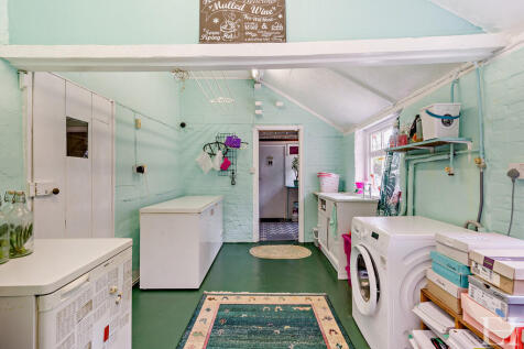 8658770-interiorW...