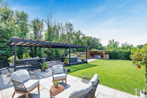 8659147-exteriorW...