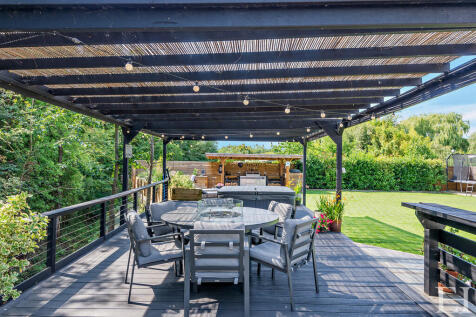 8659147-exteriorW...